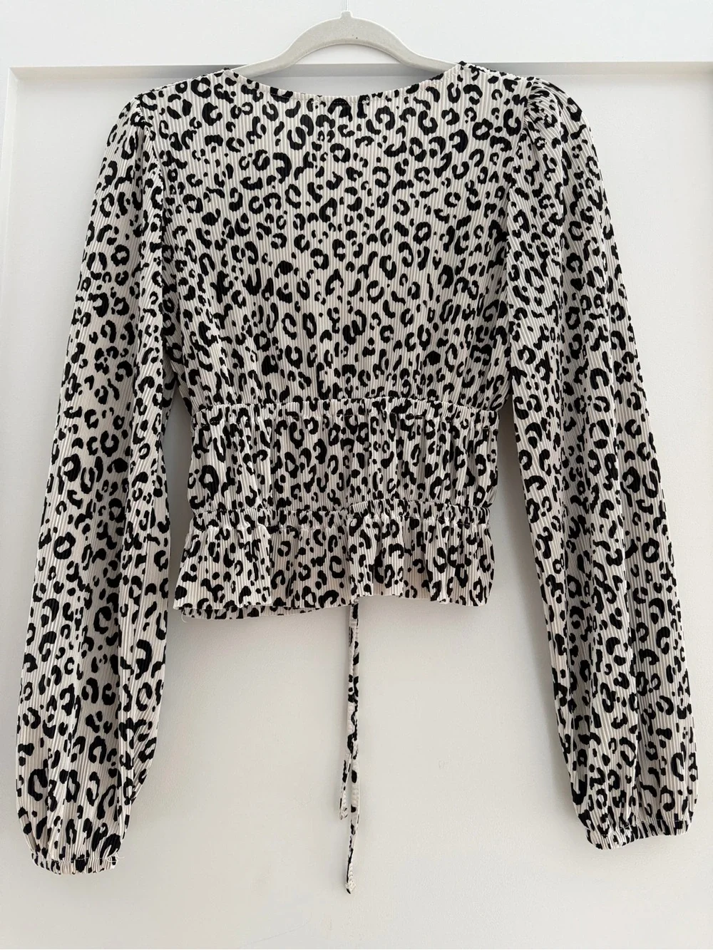 Zara White and Black Leopard Print Cinched Waist Blouse